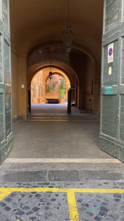 In The Rome'S Soul Close To Navona Square Extérieur photo